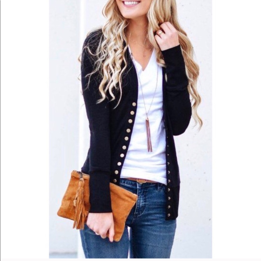 🎉1 left!! Snap Cardigan🖤